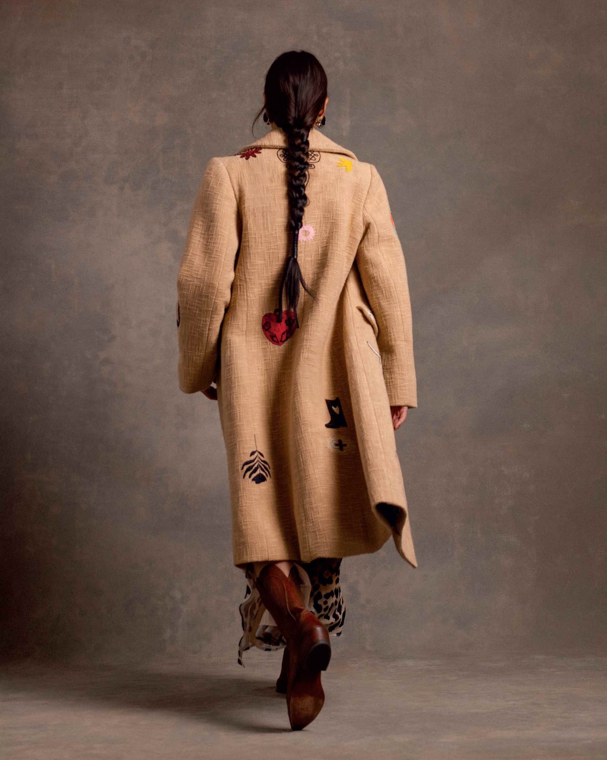 אופק של קטיפה — מצאנו, התעלפנו: הקולקציה שמכניסה חום ואופי לארון | jour-magazine.co.il