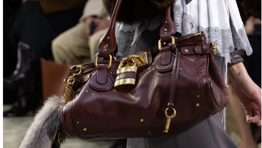 טרנד התיקים שיהיה בכל מקום בחורף הזה | jour-magazine.co.il