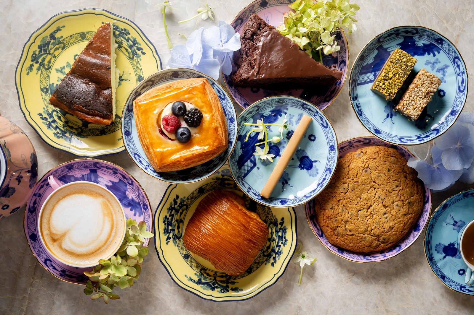 FACTORY 54 CAFE נחת בגלילות: קפה - מאפים ודיטיילים ברמת לוק | jour-magazine.co.il