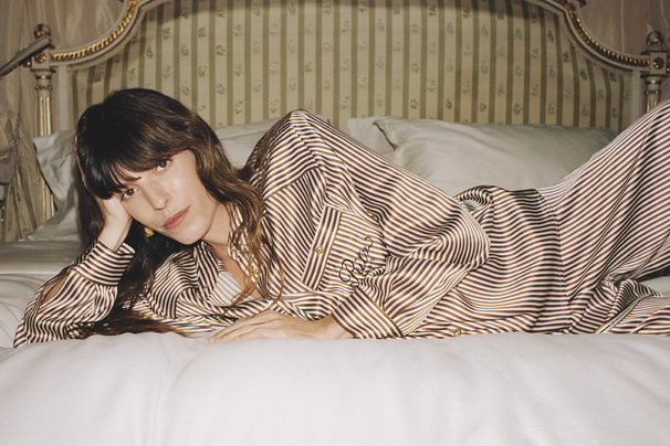 השילוש הקדוש: FRAME, אמיליה גריי וריץ פריז נוחתים בפקטורי 54 | jour-magazine.co.il