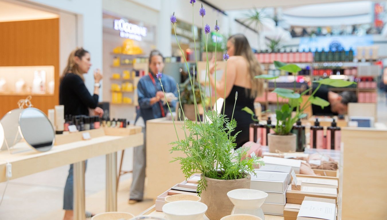 זה בדיוק מסוג הפופ־אפים שאנחנו מסמנות מראש: שקט, מדויק, ועושה לעור טוב | jour-magazine.co.il