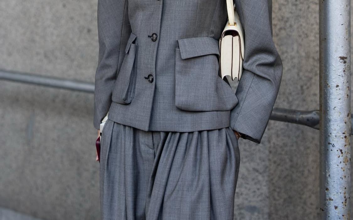 תשכחו מצמוד: זה השילוב הכי קליל־אלגנטי של אביב 2026 | jour-magazine.co.il