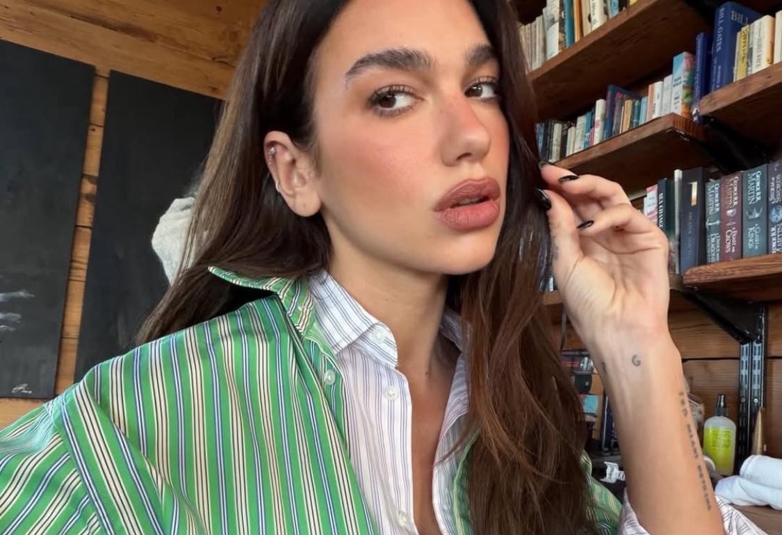 אזעקת טרנד: למה ללבוש חולצה אחת כשאפשר שתיים? | jour-magazine.co.il