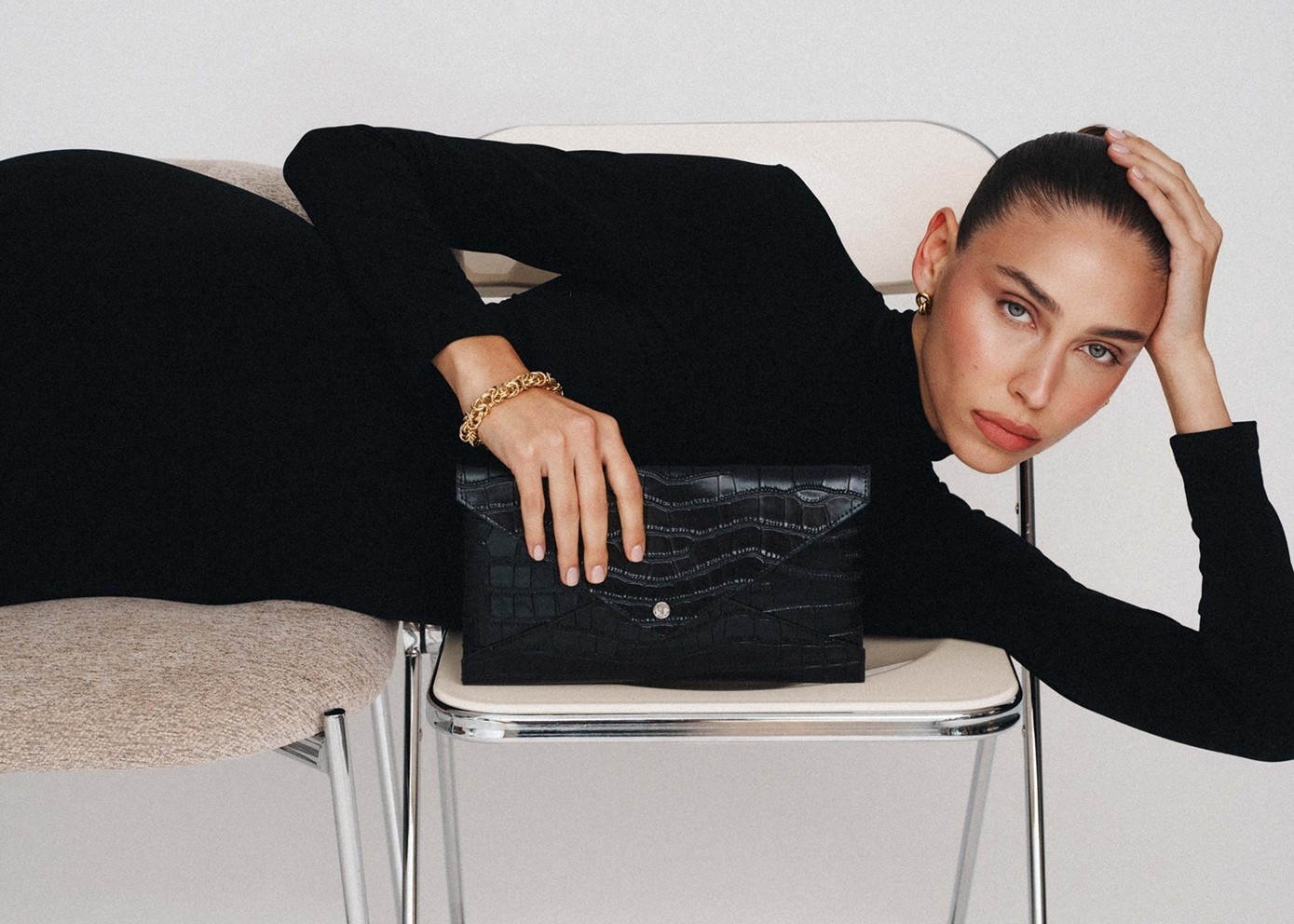 הוליווד כבר לבשה את זה: התיק הישראלי ששיגע את ניו יורק חוזר הביתה | jour-magazine.co.il