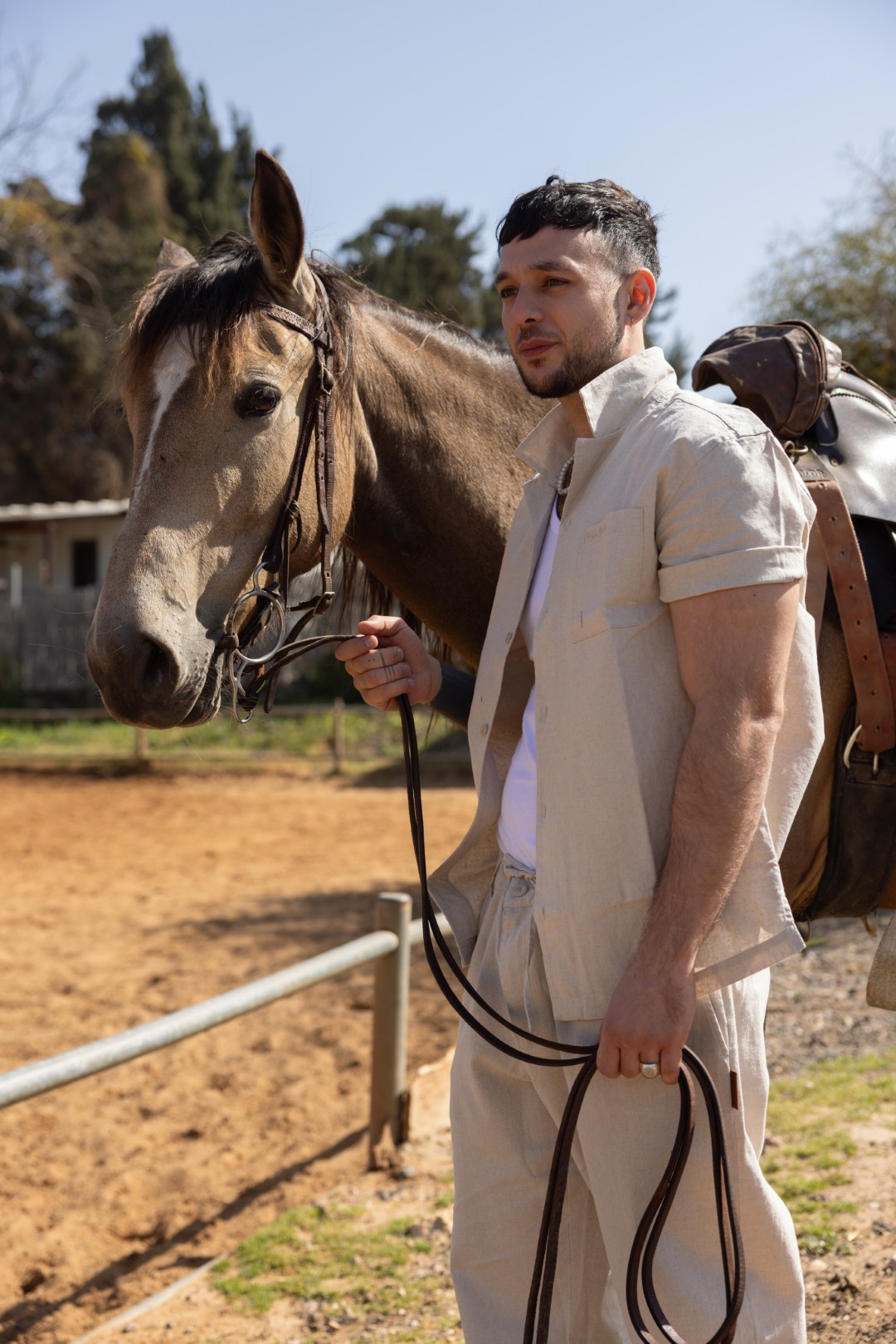 לה פריז, הגרסה המקומית: ישראל אוגלבו נכנס לנעליים של פייר קרדן | jour-magazine.co.il
