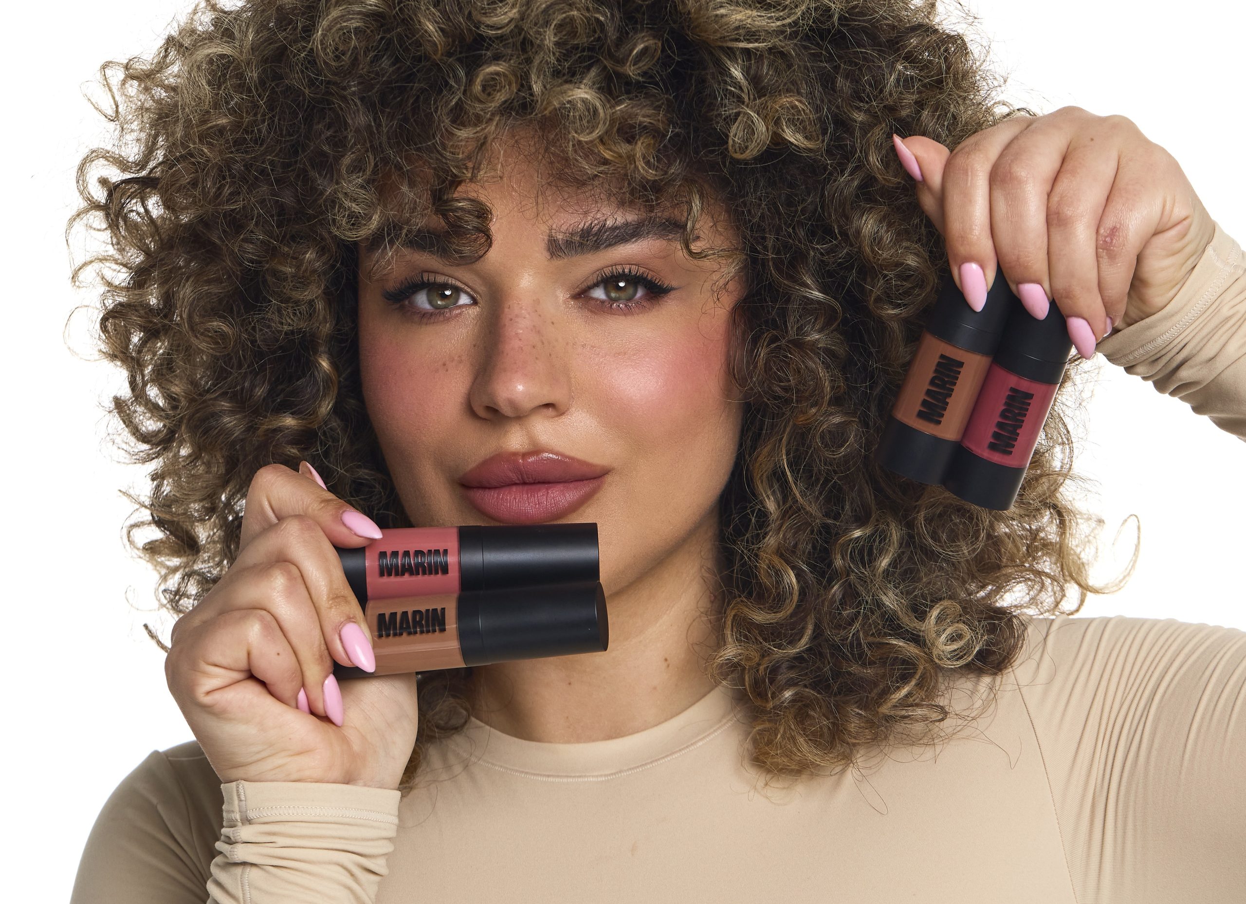 הגלוואו שחיכינו לו: מרין נידם ו-SACARA משיקות את דור ההמשך | jour-magazine.co.il