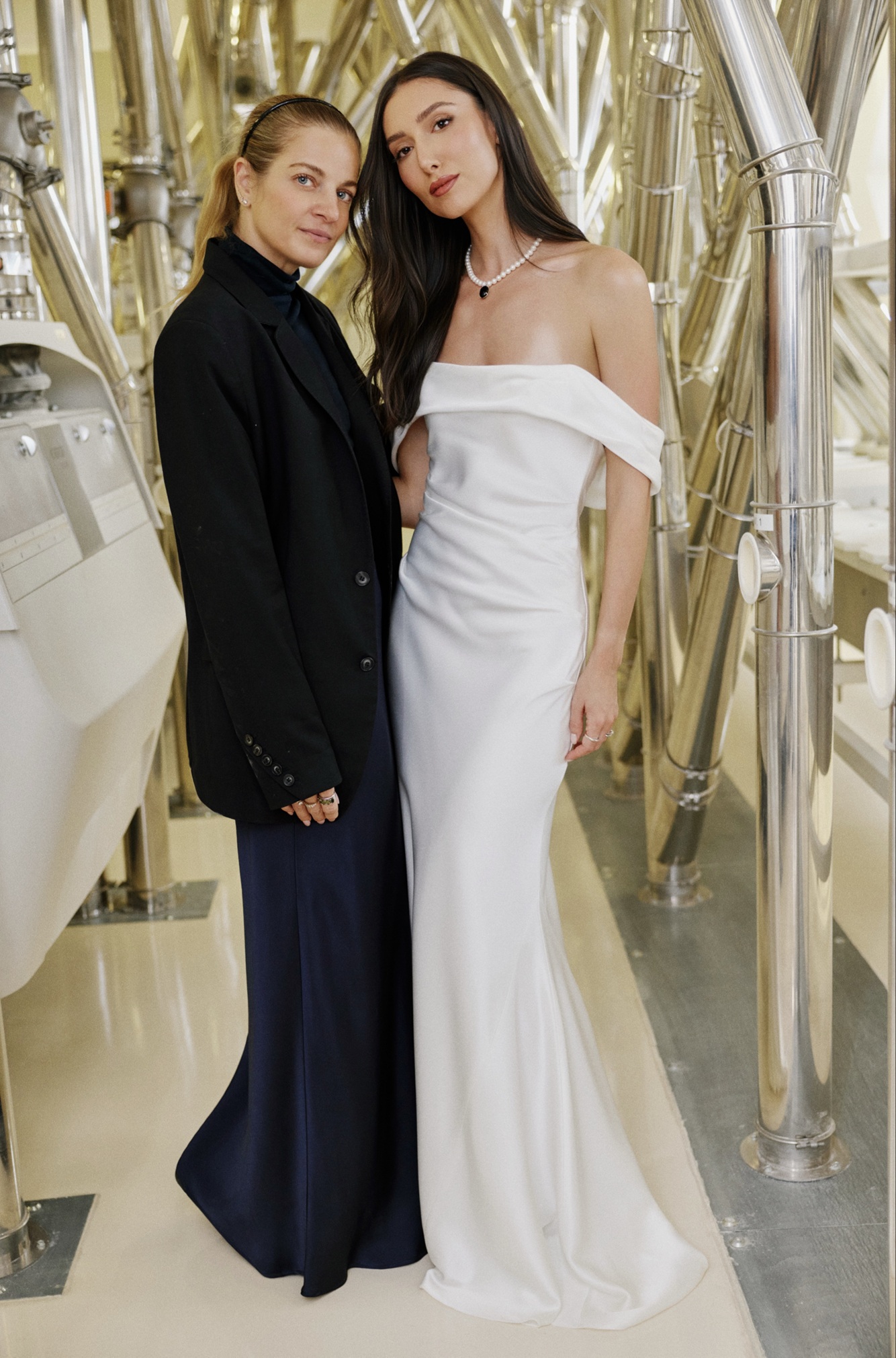 שירה גוטמן קורן ומשכית: קולקציית הכלות שחיכינו לה | jour-magazine.co.il